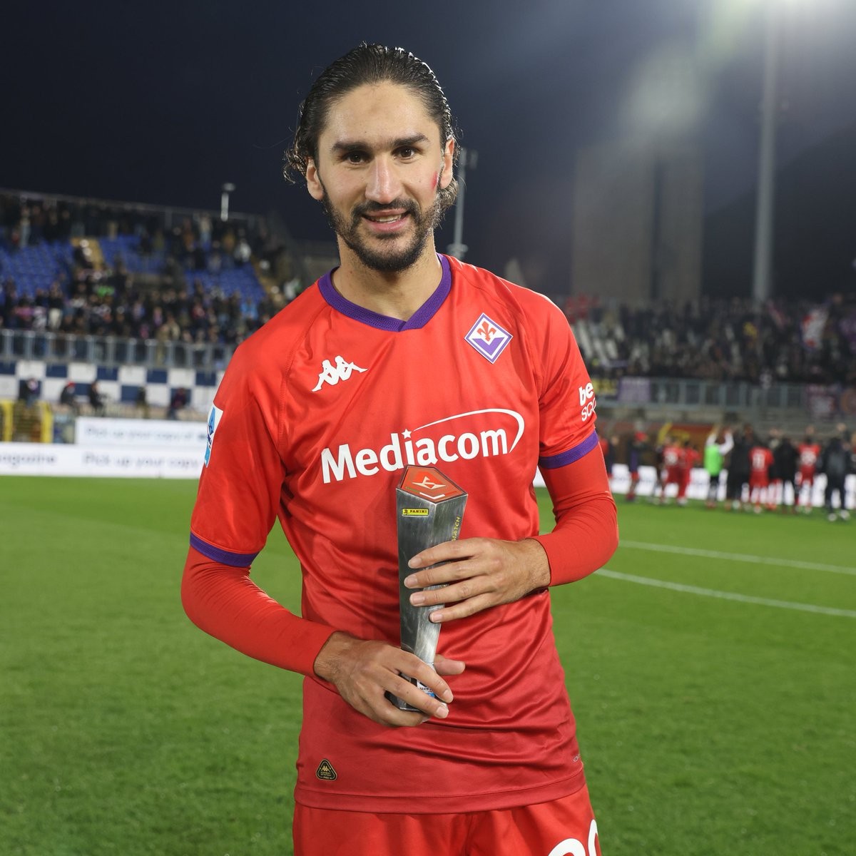 佛罗伦萨客场告捷,球员庆祝一洗失利困境的简单介绍 佛罗伦萨客场告捷,球员庆祝一洗失利困境的简单介绍