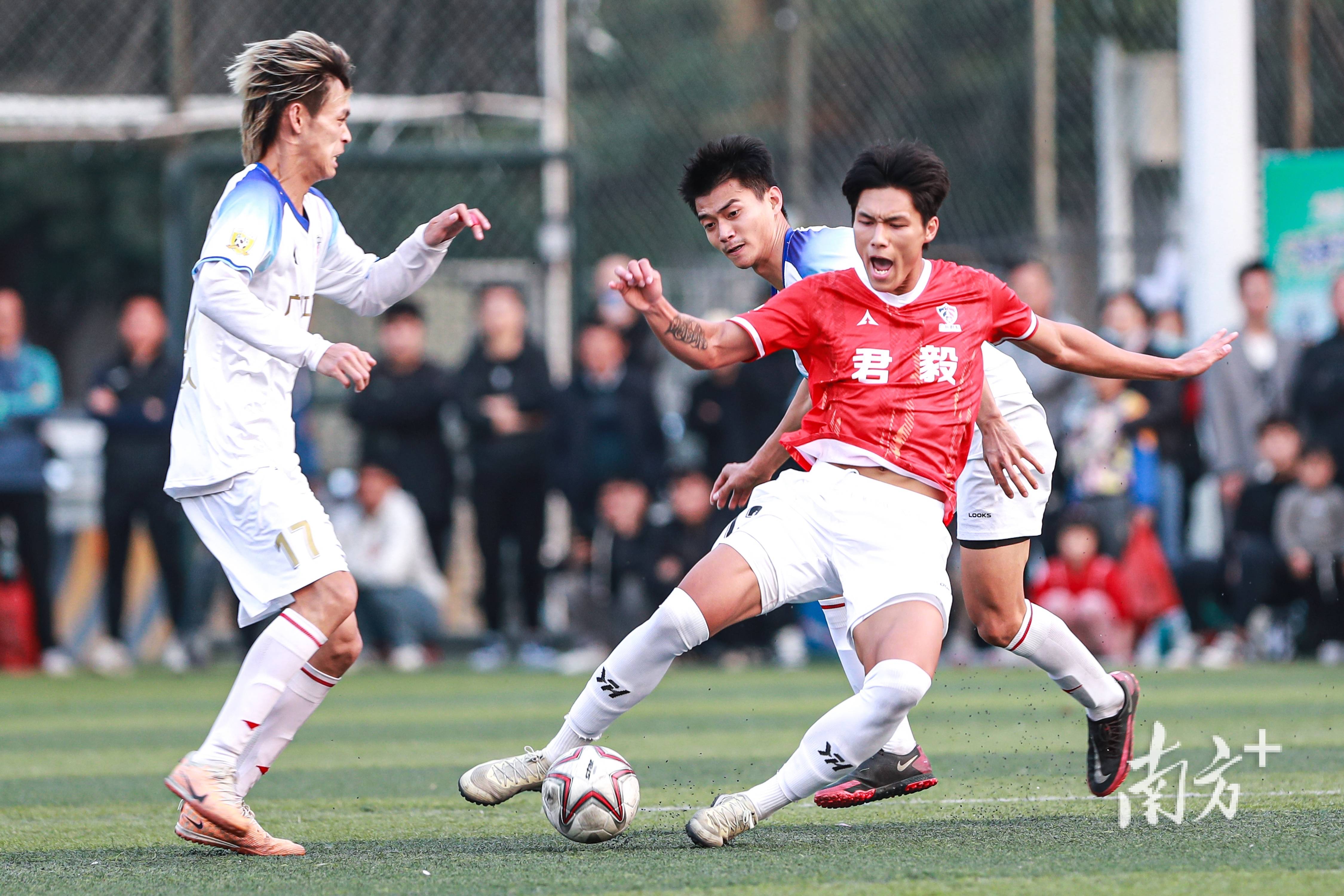 爱游戏入口-球队助教表示球员在比赛中有所进步