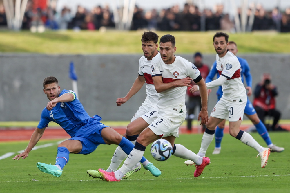 关于足球欧锦赛预选赛胜负交替特点明显的信息 关于足球欧锦赛预选赛胜负交替特点明显的信息