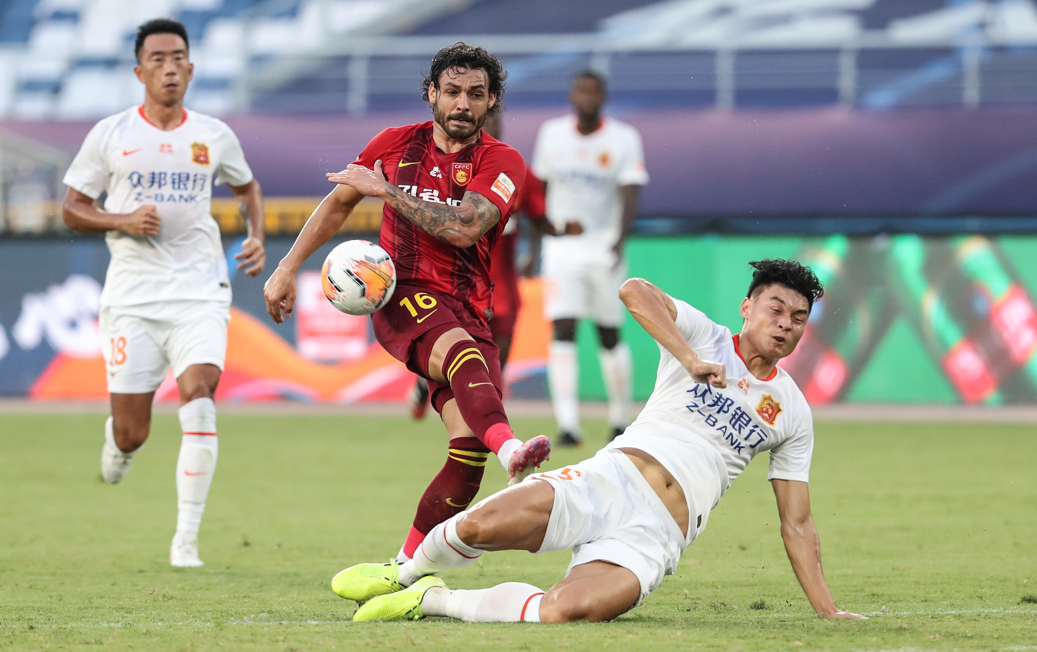 深圳佳兆业主场不敌武汉卓尔,遭遇失利 深圳佳兆业主场不敌武汉卓尔,遭遇失利