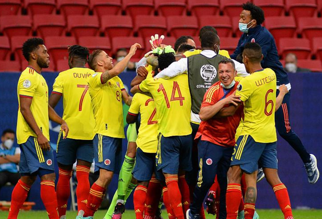 爱游戏下载-包含哥伦比亚篮球联赛升级附加赛展开，强队对决争夺晋级的词条