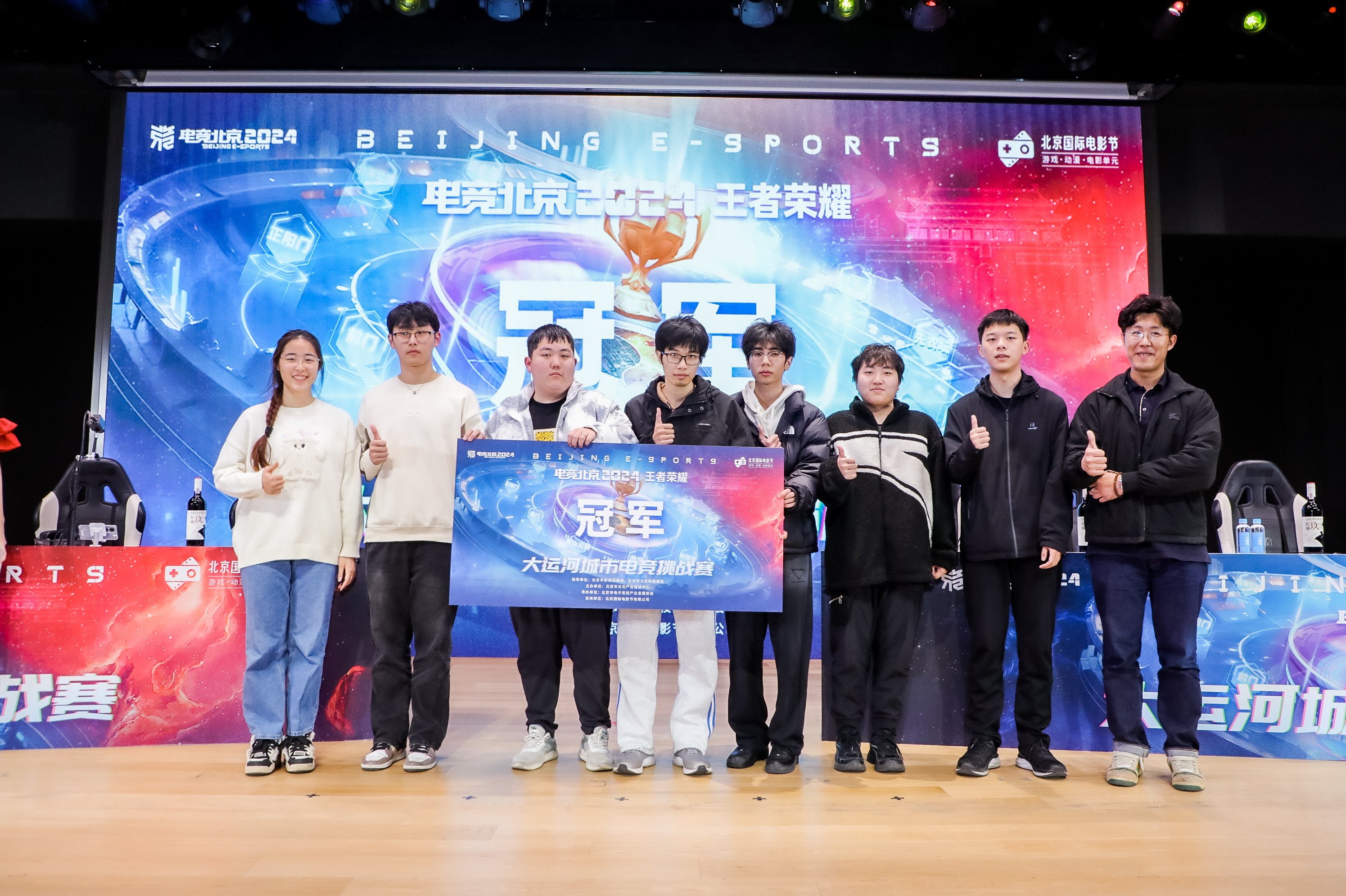 爱游戏在线-关于冠军热门队伍在场上展现统治力，获得胜利的信息