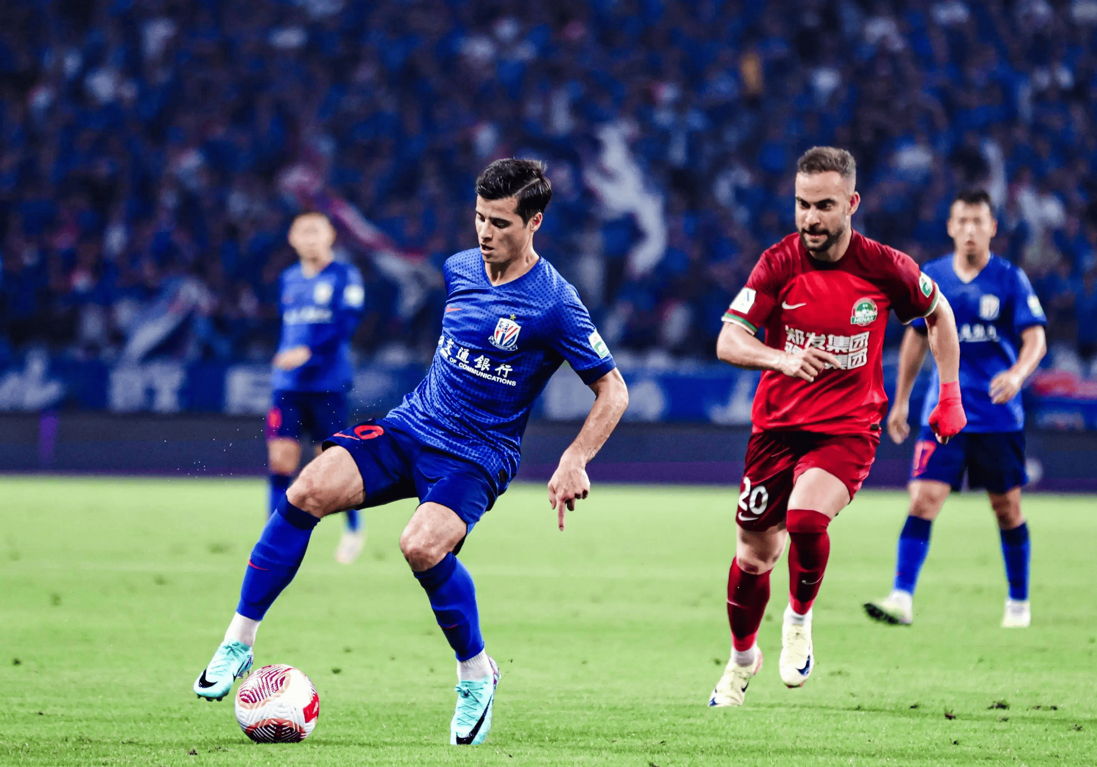 利物浦门将神勇扑救，传神救球震惊全场