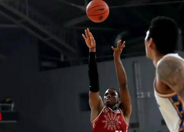 包含劲敌较量!中国职业足球顶级联赛剑拔弩张的词条 包含劲敌较量!中国职业足球顶级联赛剑拔弩张的词条