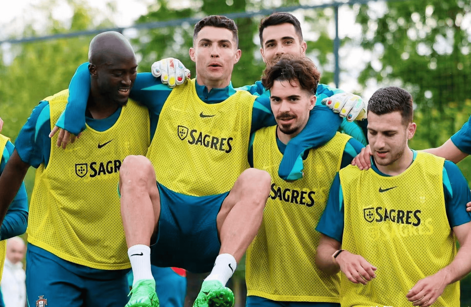 爱游戏体育-捷克国家队在欧洲杯预选赛中战至最后，取得胜利的简单介绍