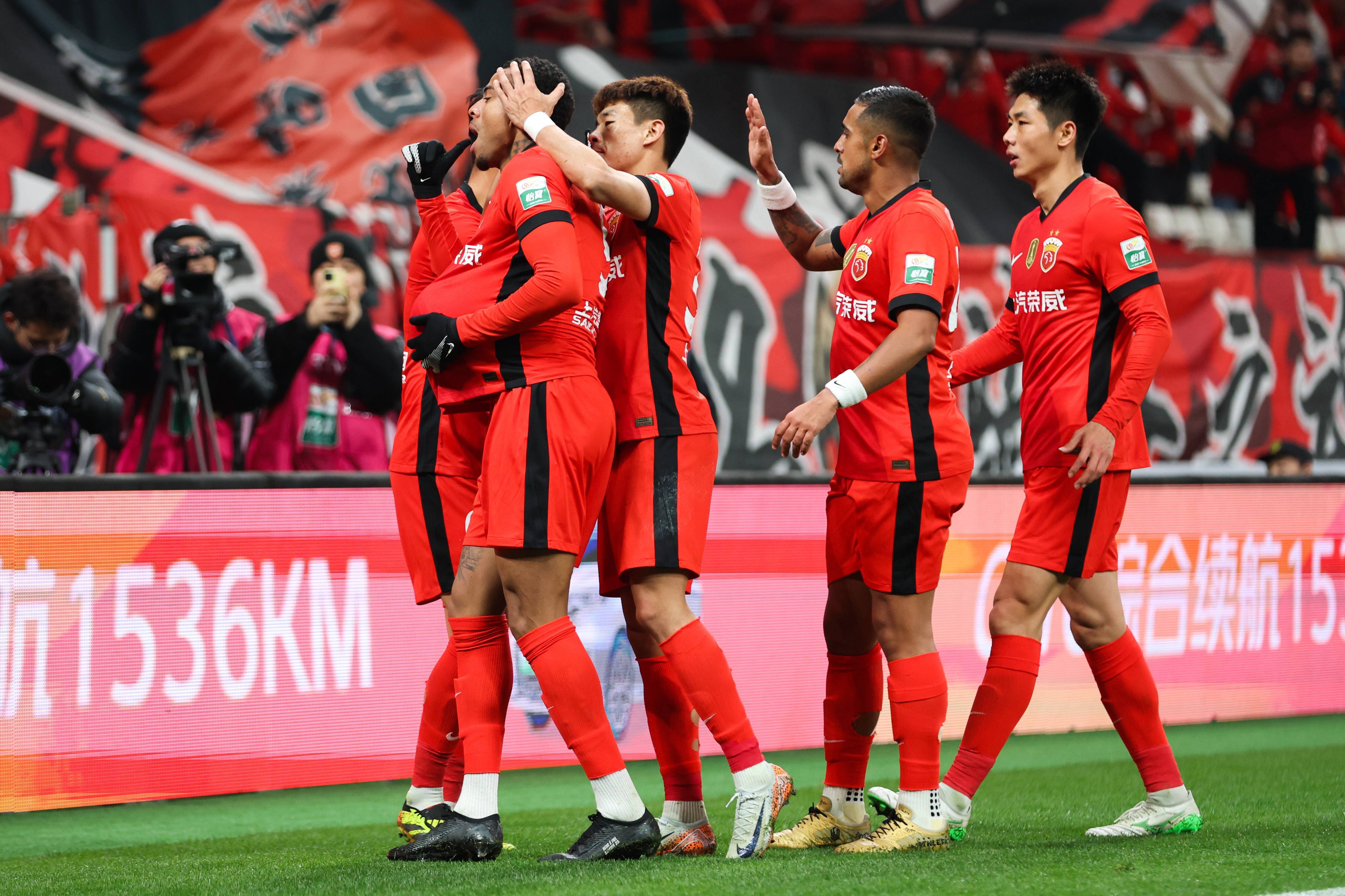 爱游戏下载-保级大战在即,中超球队全力以赴