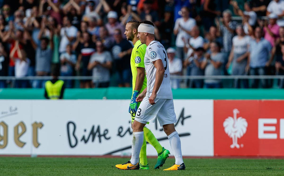 汉堡队在关键比赛中获得胜利 汉堡队在关键比赛中获得胜利