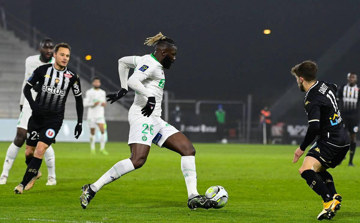 爱游戏体育-昂热球员表现抢眼，功不可没