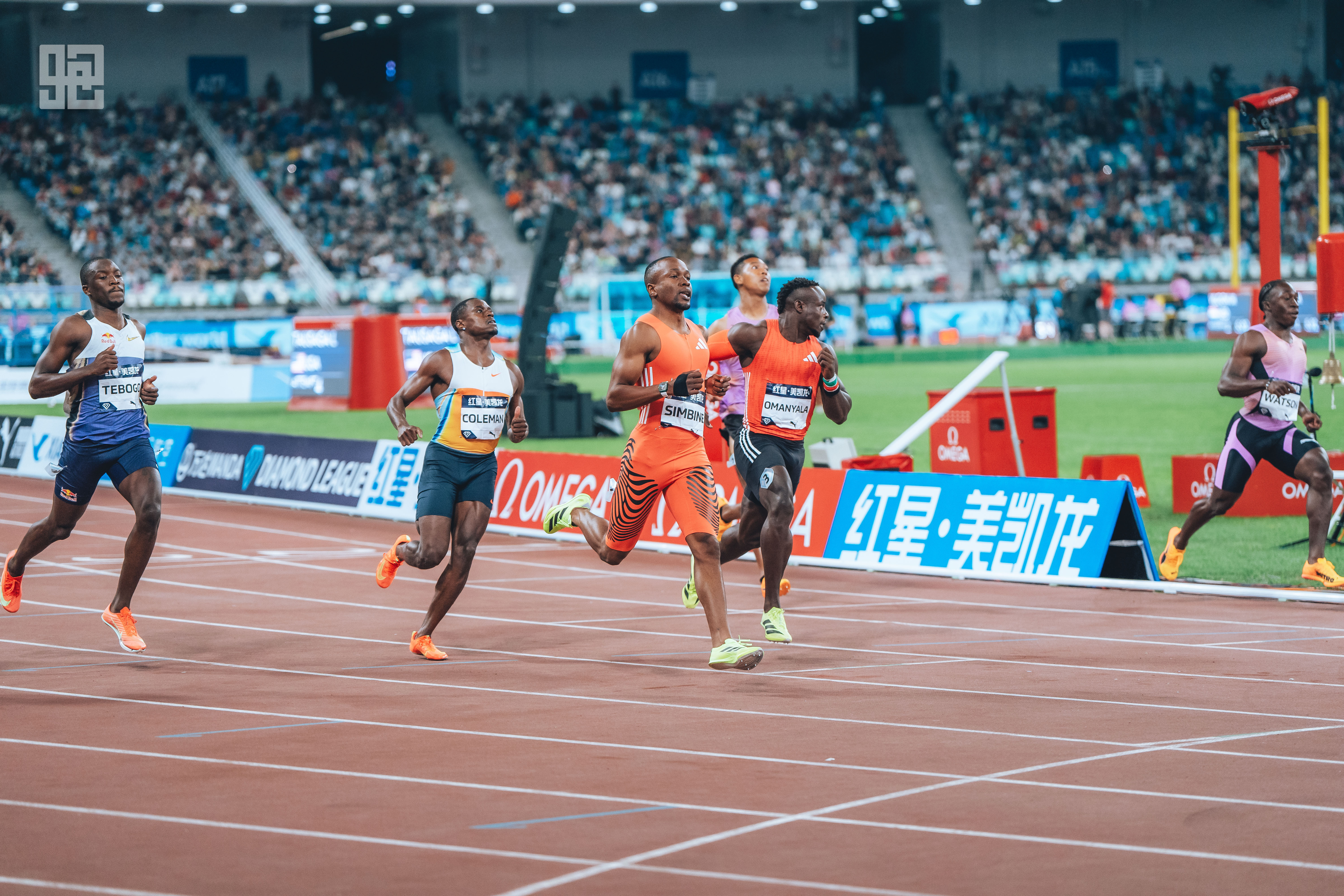 爱游戏下载-非洲足球联赛中领头羊稳居榜首冲刺冠军