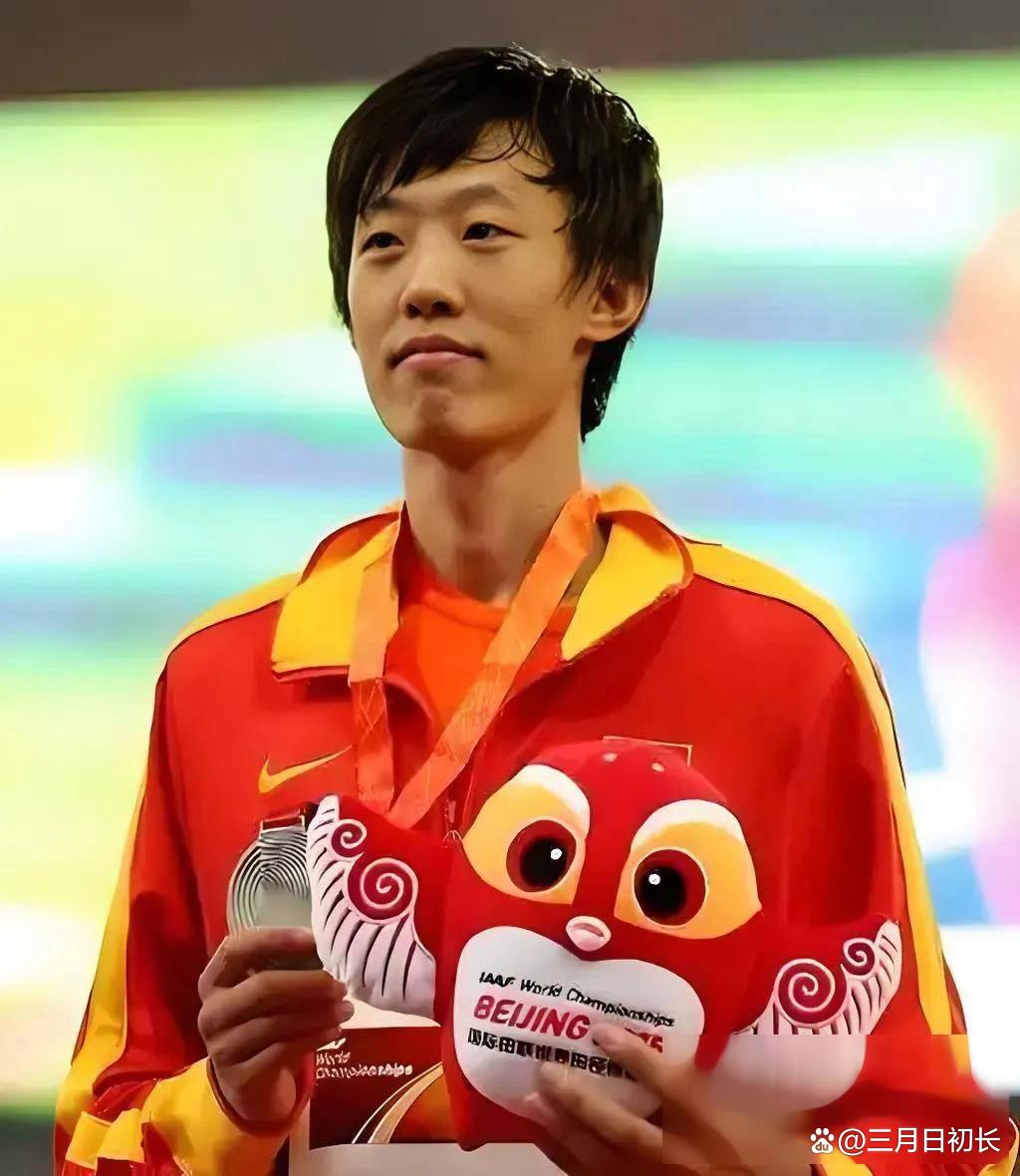 爱游戏-篮球名将张伟新季准备重新出发