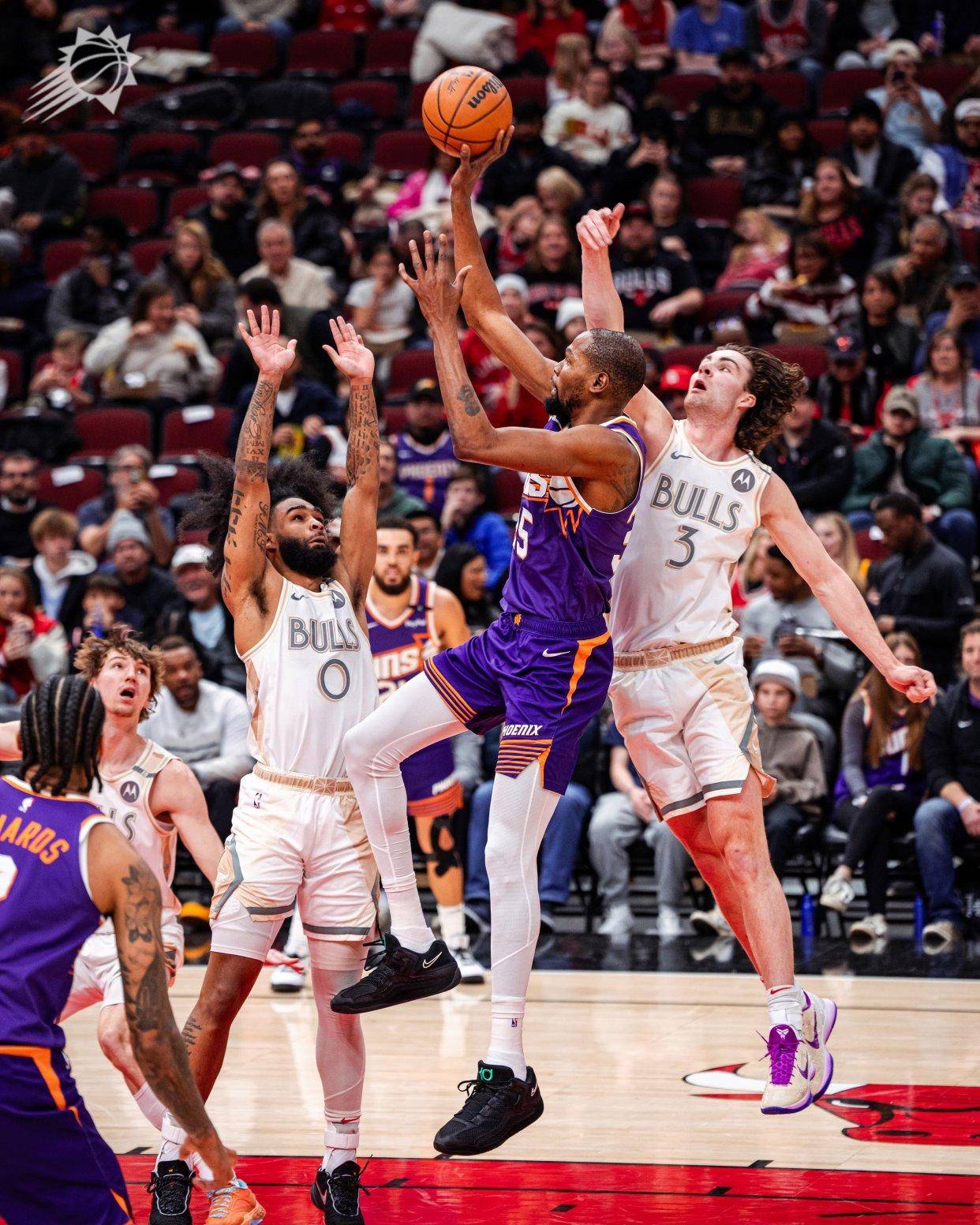 公牛击败马刺,客场反超赢得胜利的简单介绍 公牛击败马刺,客场反超赢得胜利的简单介绍