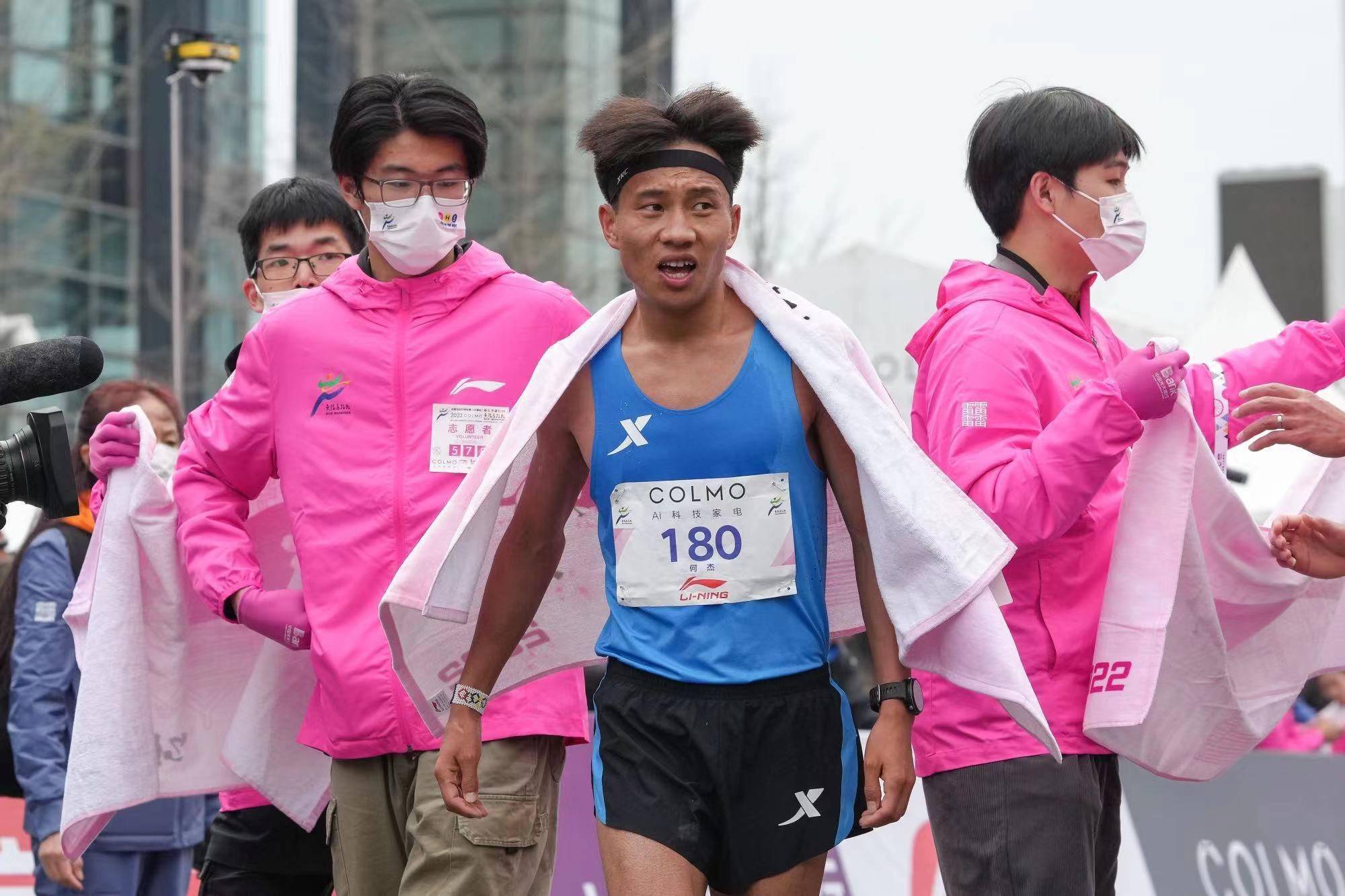 摩洛哥马拉松选手获得男子赛金牌 摩洛哥马拉松选手获得男子赛金牌