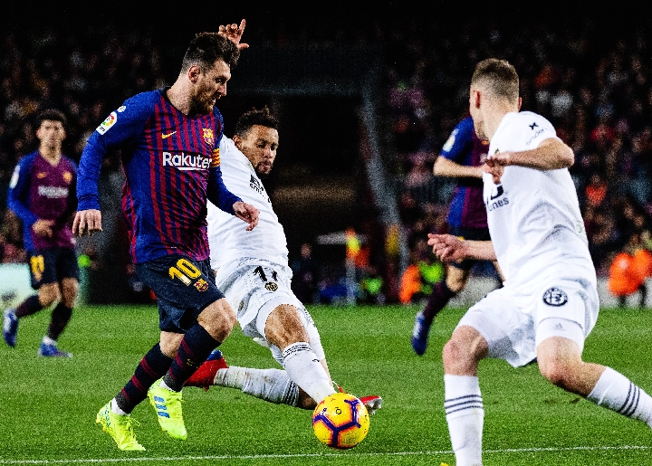 爱游戏在线-关于梅西连续传射，巴萨主场碾压巴伦西亚的信息