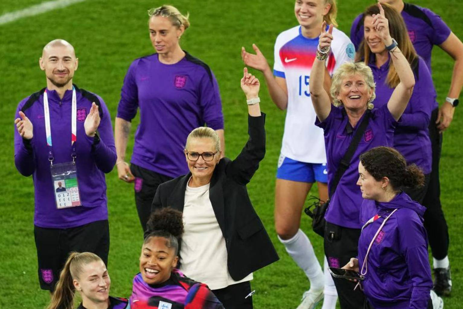 爱游戏-荷兰女足队比击败瑞典，晋级四强的简单介绍