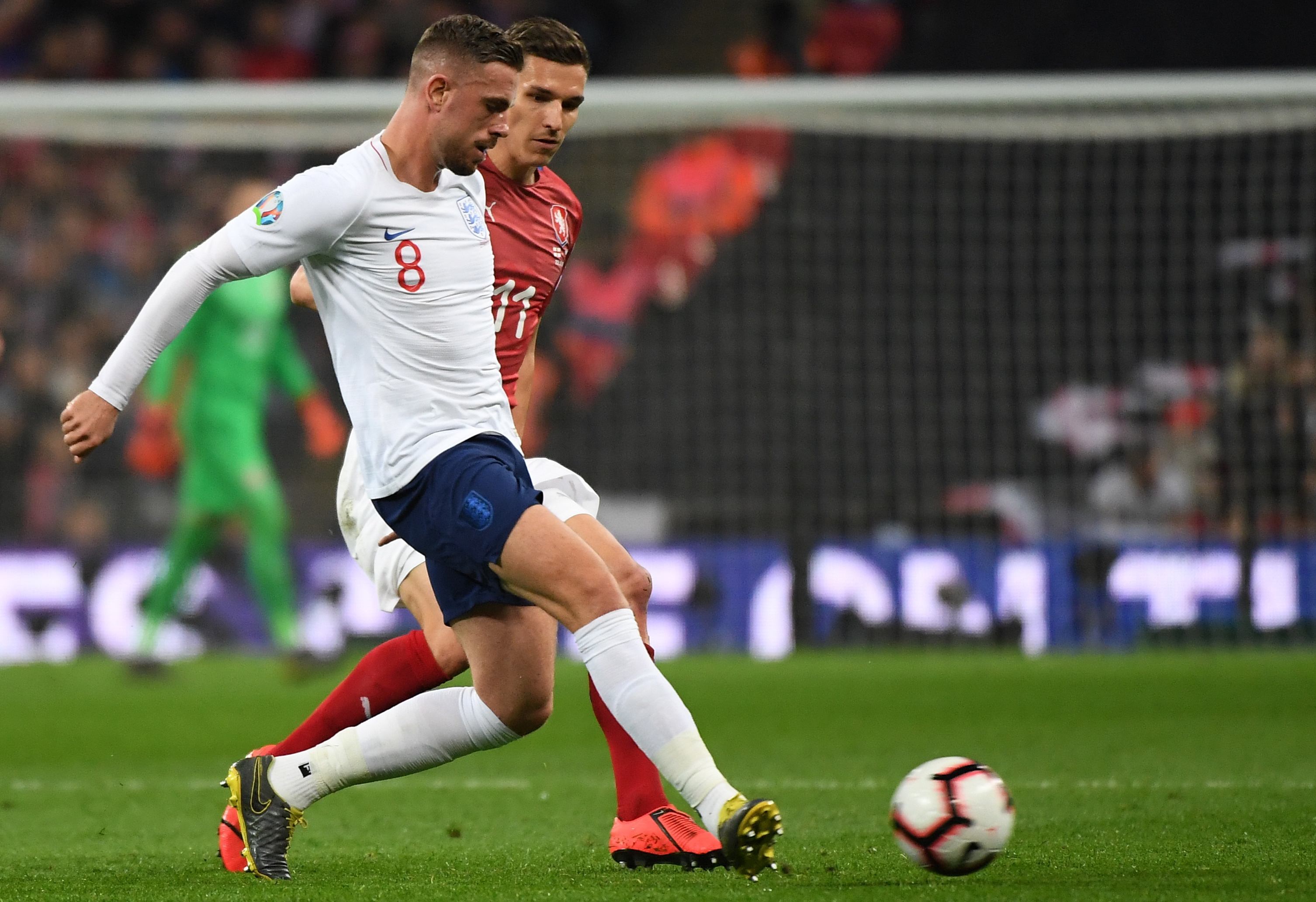 爱游戏-土耳其连克两队，英格兰连战绝境