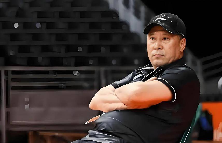 爱游戏APP-华姿栋宁在比赛中贡献突破表现，球队如何保持领先优势？