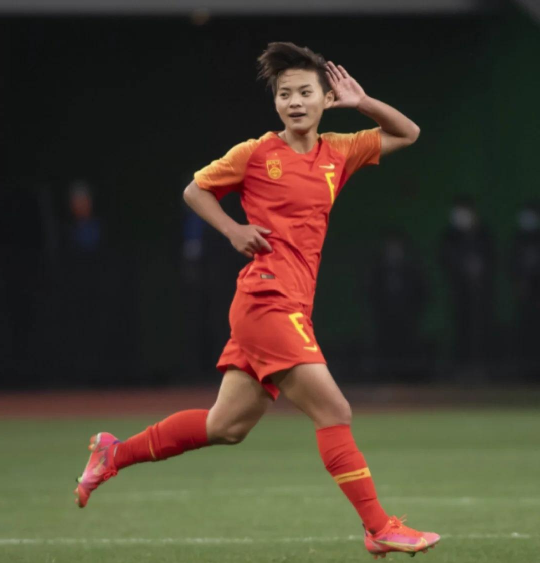 爱游戏体育-瑞典女足现代再战，势不可挡