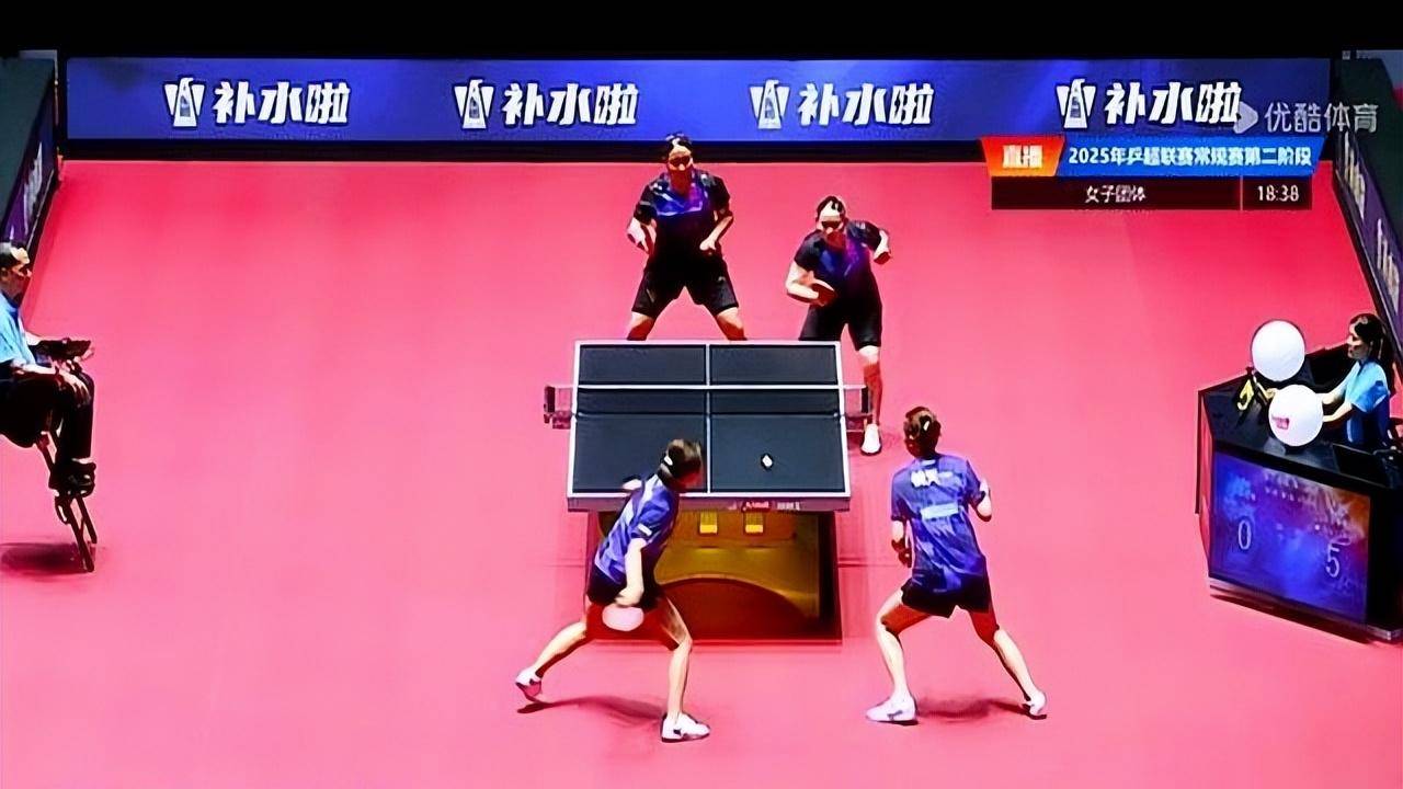 爱游戏在线-比赛现场悬念迭起，胜负难断