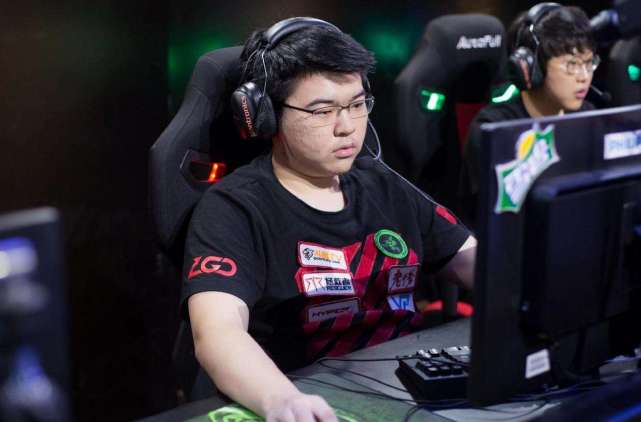 爱游戏在线-谢菲联最终胜利，一举超越对手锋芒毕露