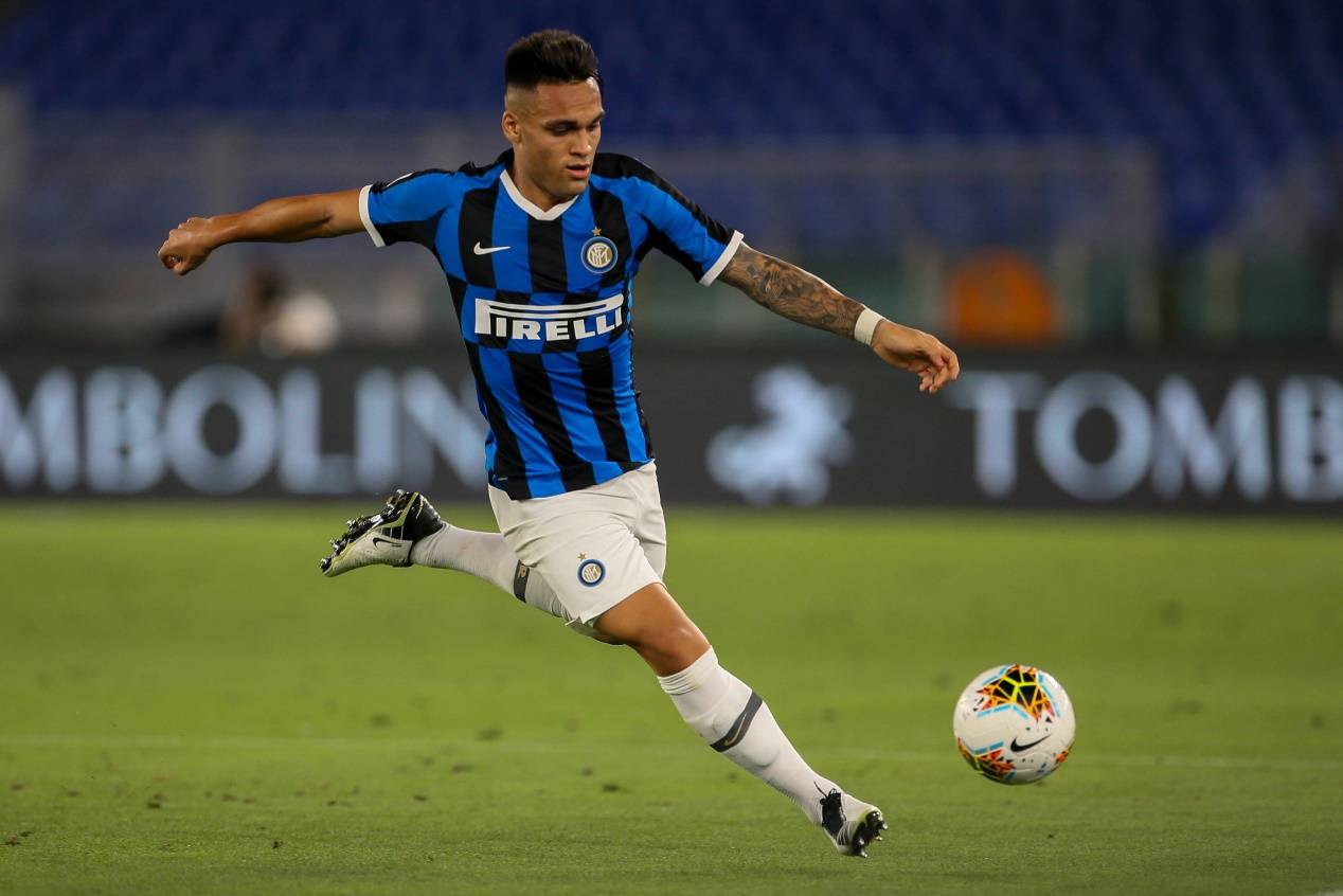 爱游戏-意大利足球神话：国际米兰轻松取胜