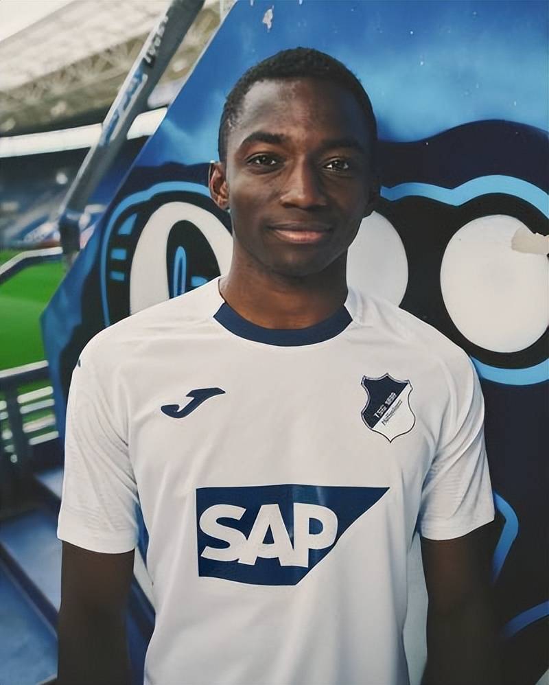 霍芬海姆客场战胜法兰克福,继续攀升积分榜 霍芬海姆客场战胜法兰克福,继续攀升积分榜