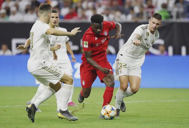 弗赖堡队在友谊赛中高能表现 弗赖堡队在友谊赛中高能表现