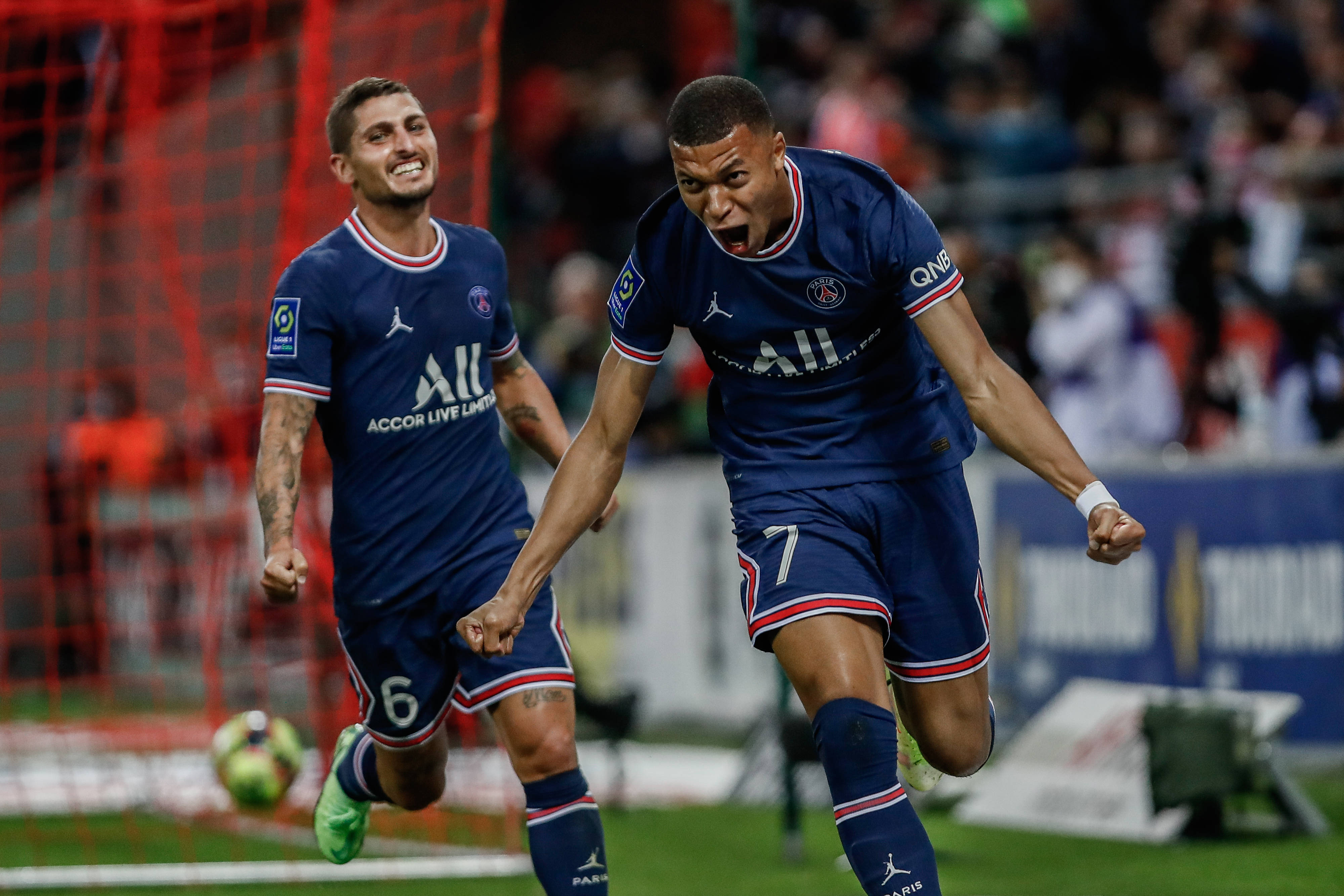 爱游戏下载-巴黎圣日耳曼遭遇连败，欧冠资格不保的简单介绍