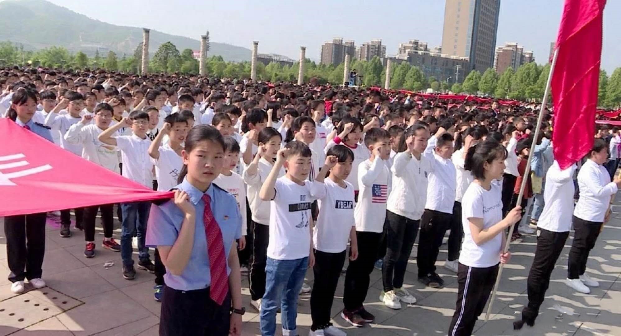 爱游戏APP-波兰球员振奋人心，誓打败对手