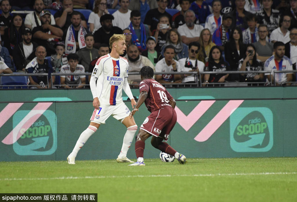 里尔大胜尼斯,重返法甲豪门行列的简单介绍 里尔大胜尼斯,重返法甲豪门行列的简单介绍