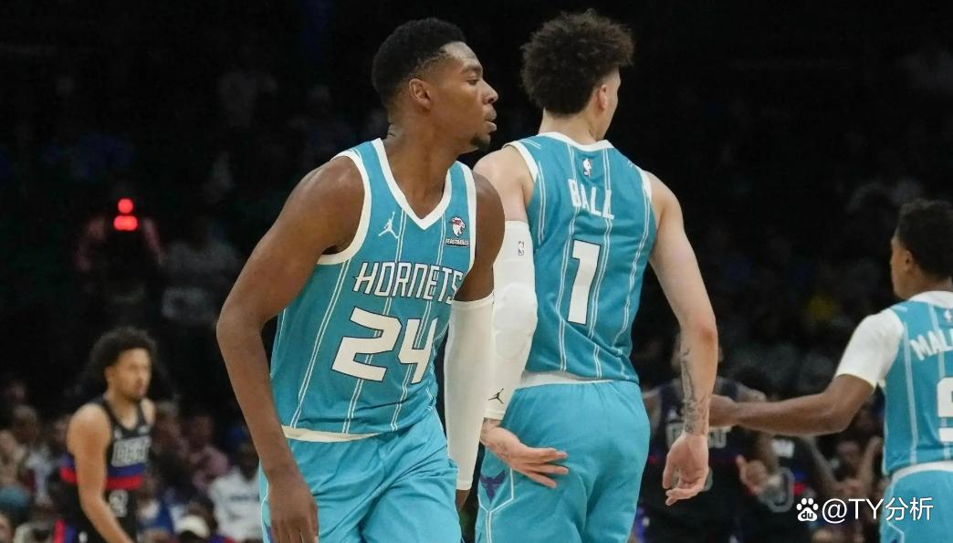 灰熊队后卫连续砍分，助球队击败黄蜂队的简单介绍