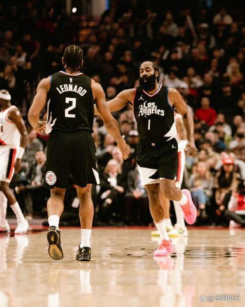 快船背靠背比赛全胜,战胜公牛 快船背靠背比赛全胜,战胜公牛