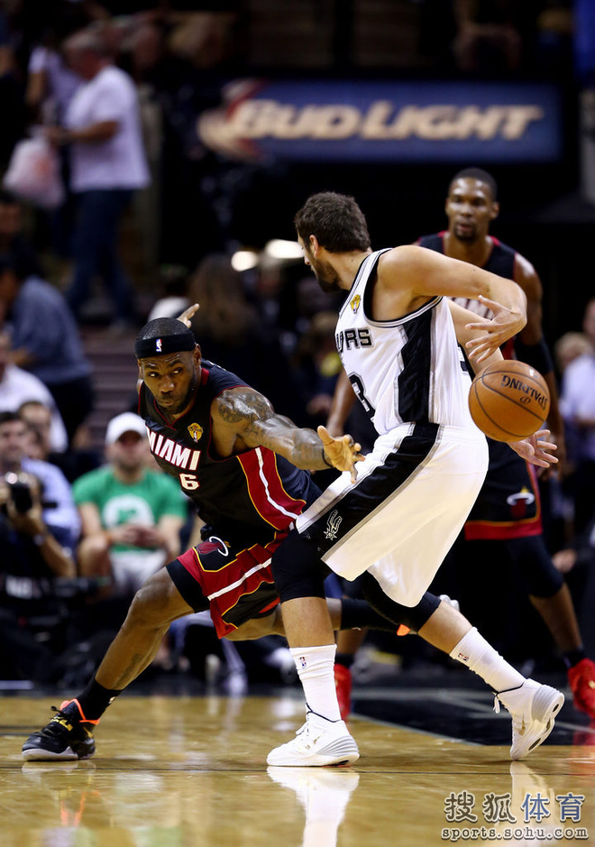 热火胜马刺,继续追赶季后赛名额 热火胜马刺,继续追赶季后赛名额