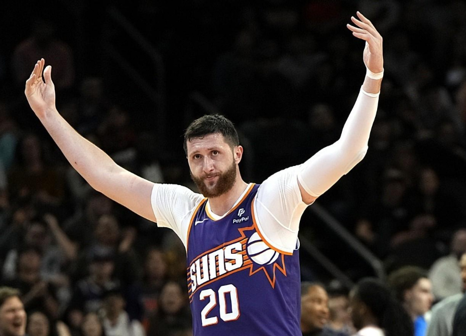 爱游戏官方-太阳击败马刺，赢得胜利