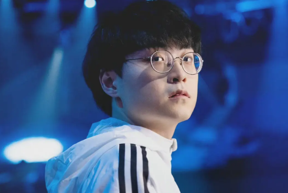 关于GEN逆转FPX,Chovy送出助攻的信息 关于GEN逆转FPX,Chovy送出助攻的信息