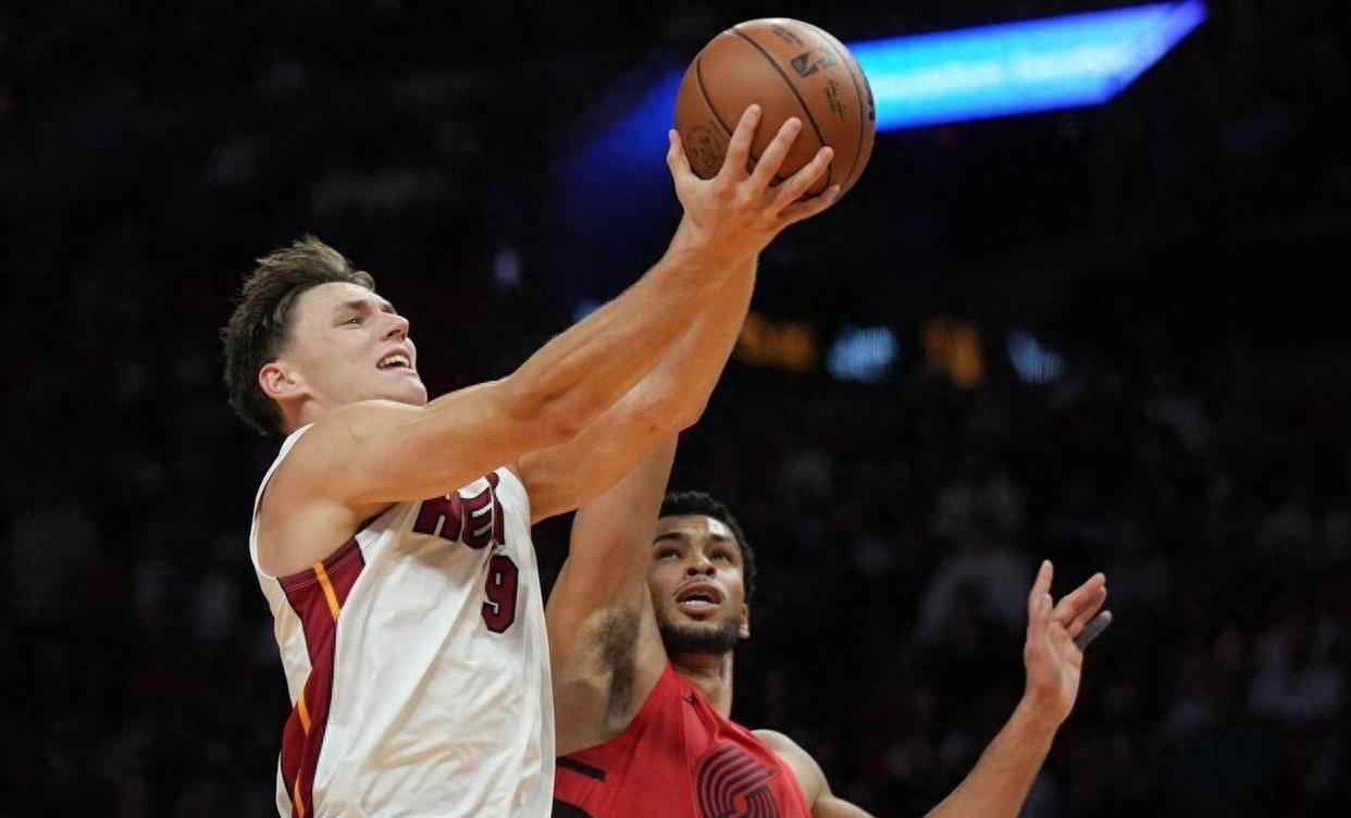 76人险胜法国男篮,波特打破历史纪录 76人险胜法国男篮,波特打破历史纪录