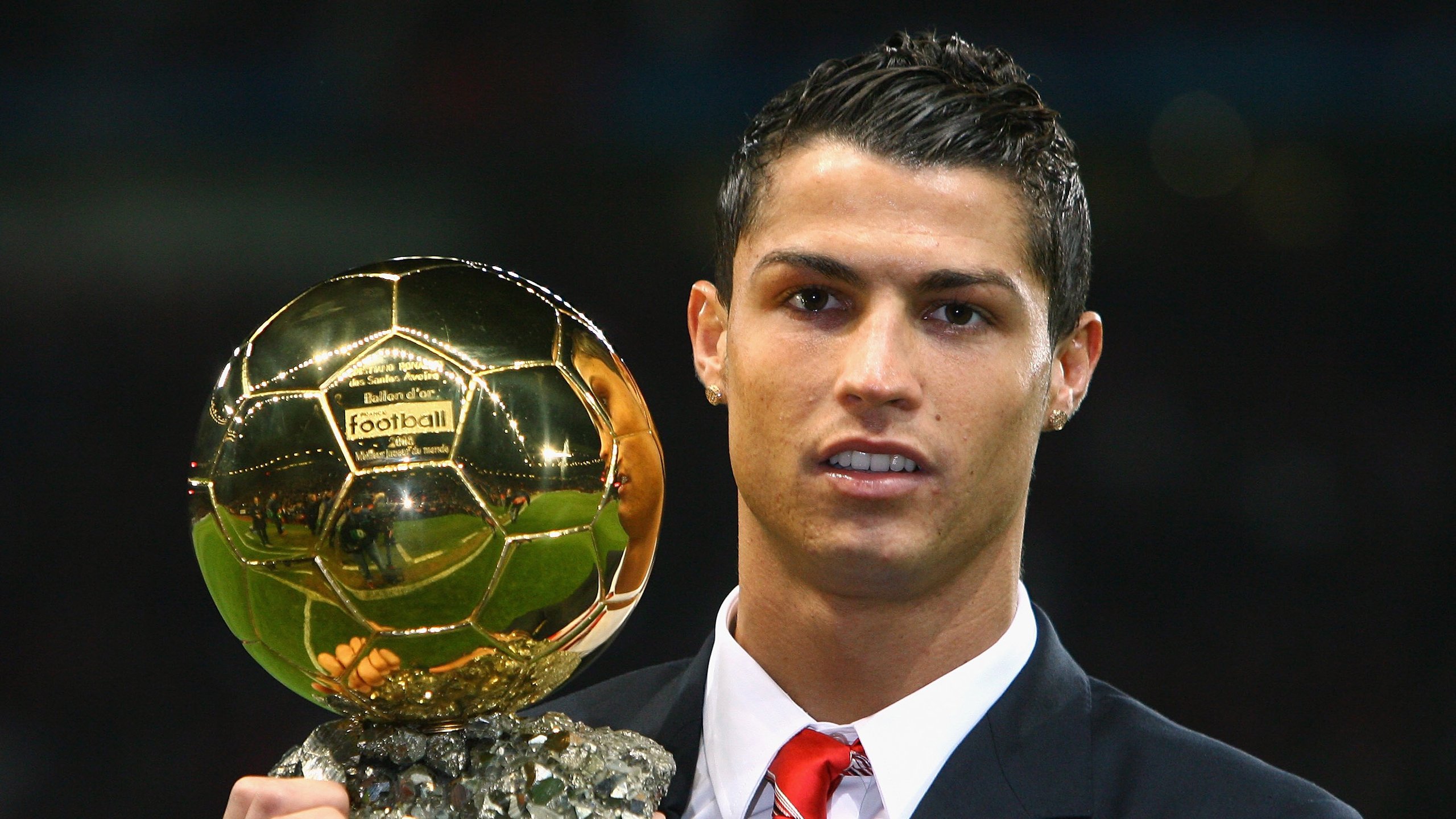 足球的双重奏,佩德里画布上的点与加拿大跨越历史的线